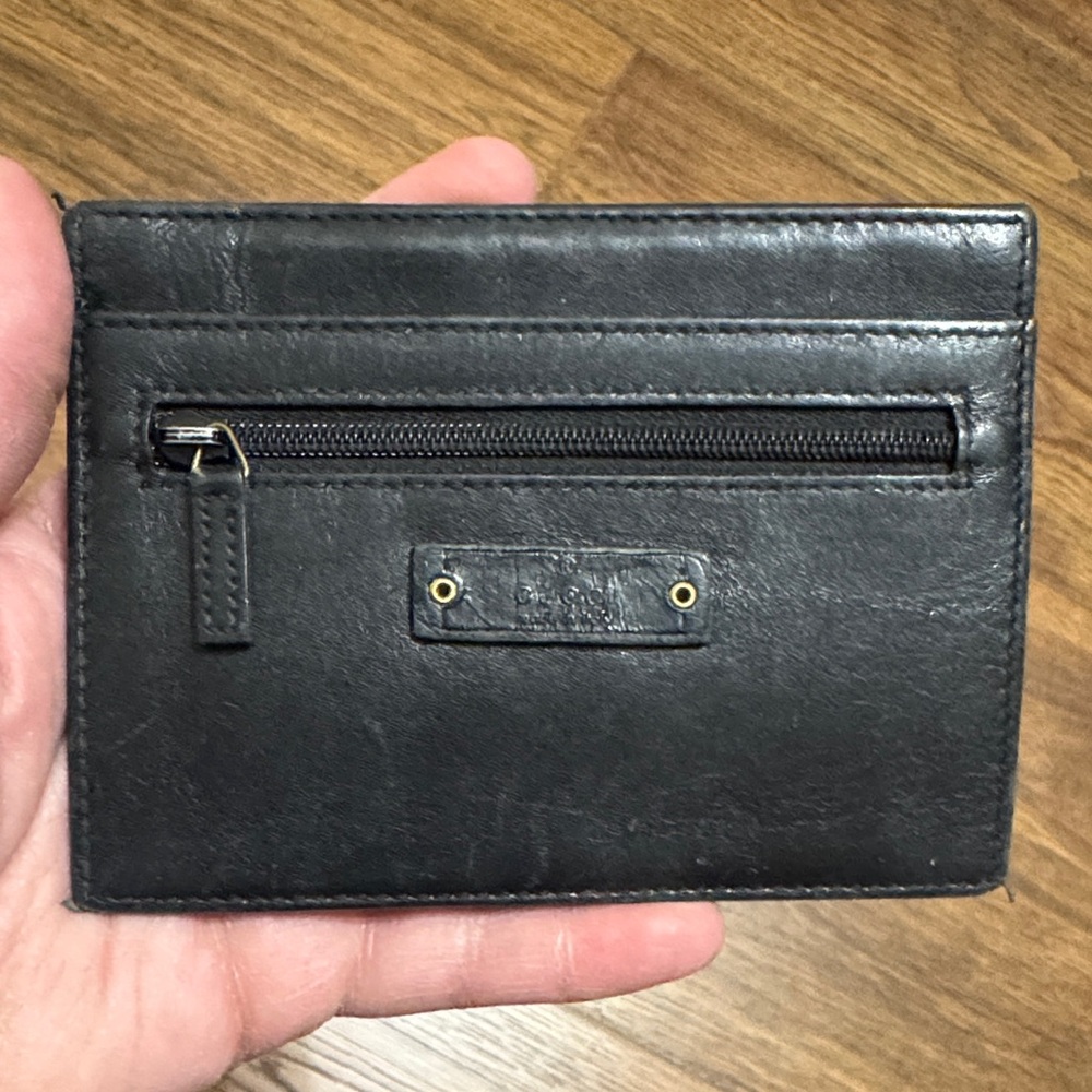 Gucci Leather Zip Card Holder